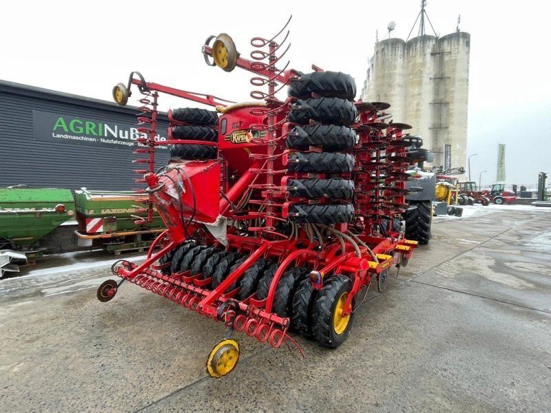 Väderstad Rapid RDA 600 mit Befüllschnecke