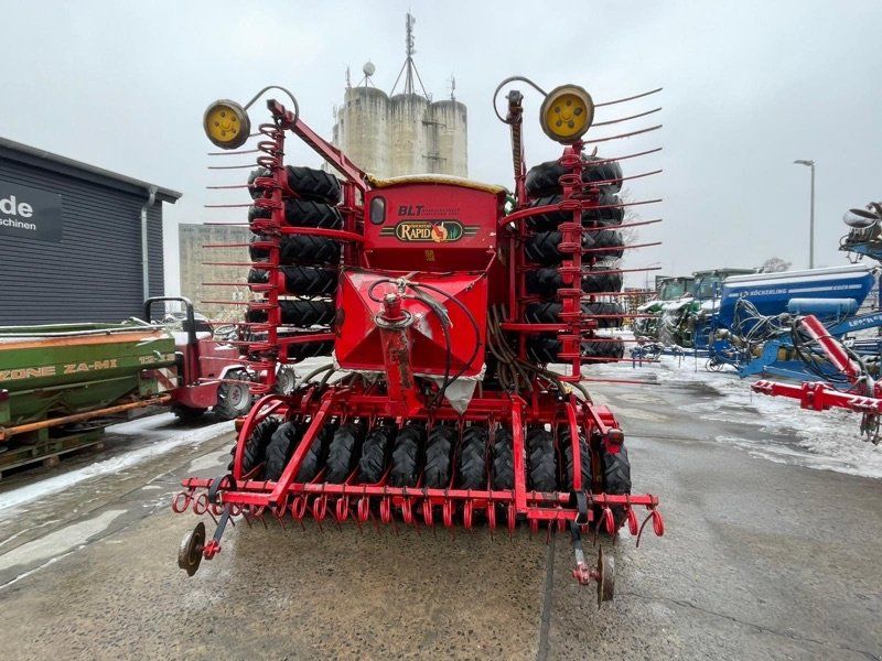 Väderstad Rapid RDA 600 mit Befüllschnecke