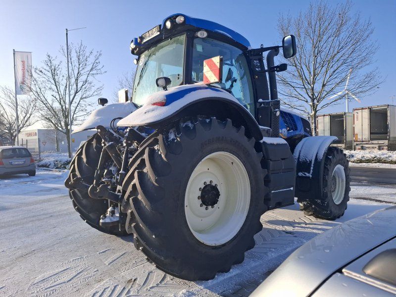 New Holland T8.300 AC mit RTK