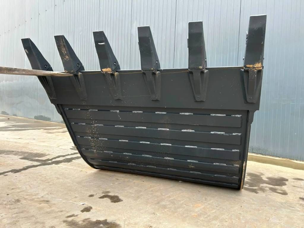 Hitachi ZX225 - 1.40m