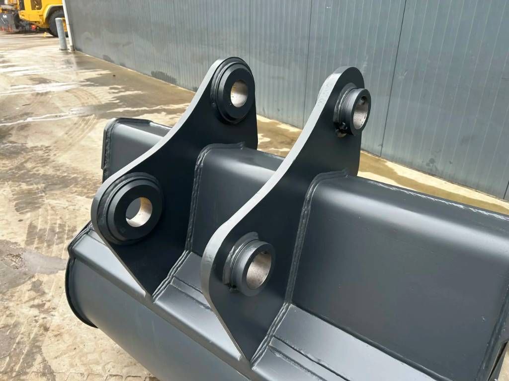 Hitachi ZX225 - 1.40m