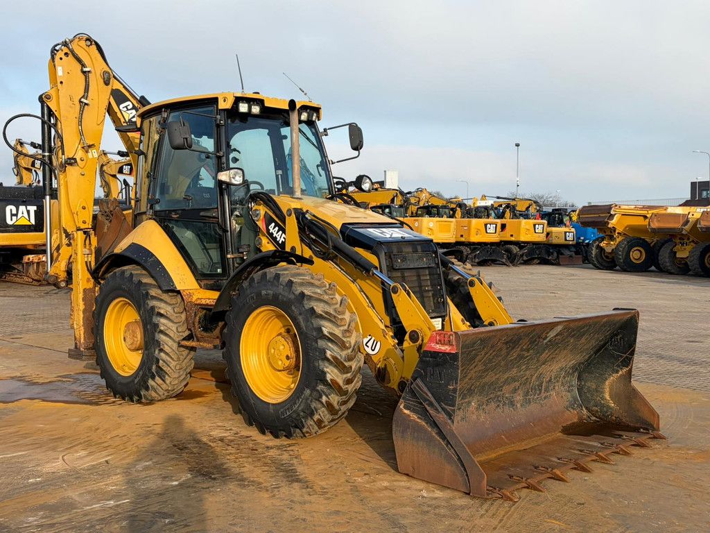 Caterpillar 444F