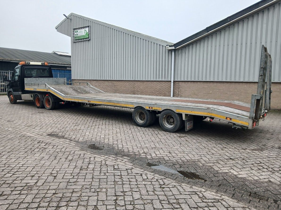 Iveco 35C17 + Veldhuizen oplegger trailer ( Jeep Star ) BE Combi