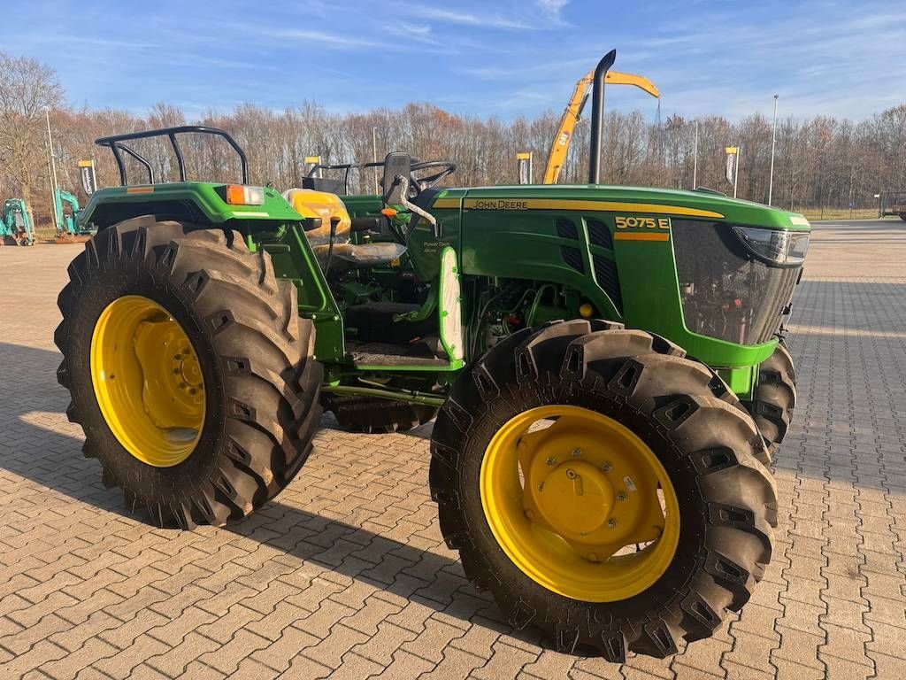 John Deere 5075 E