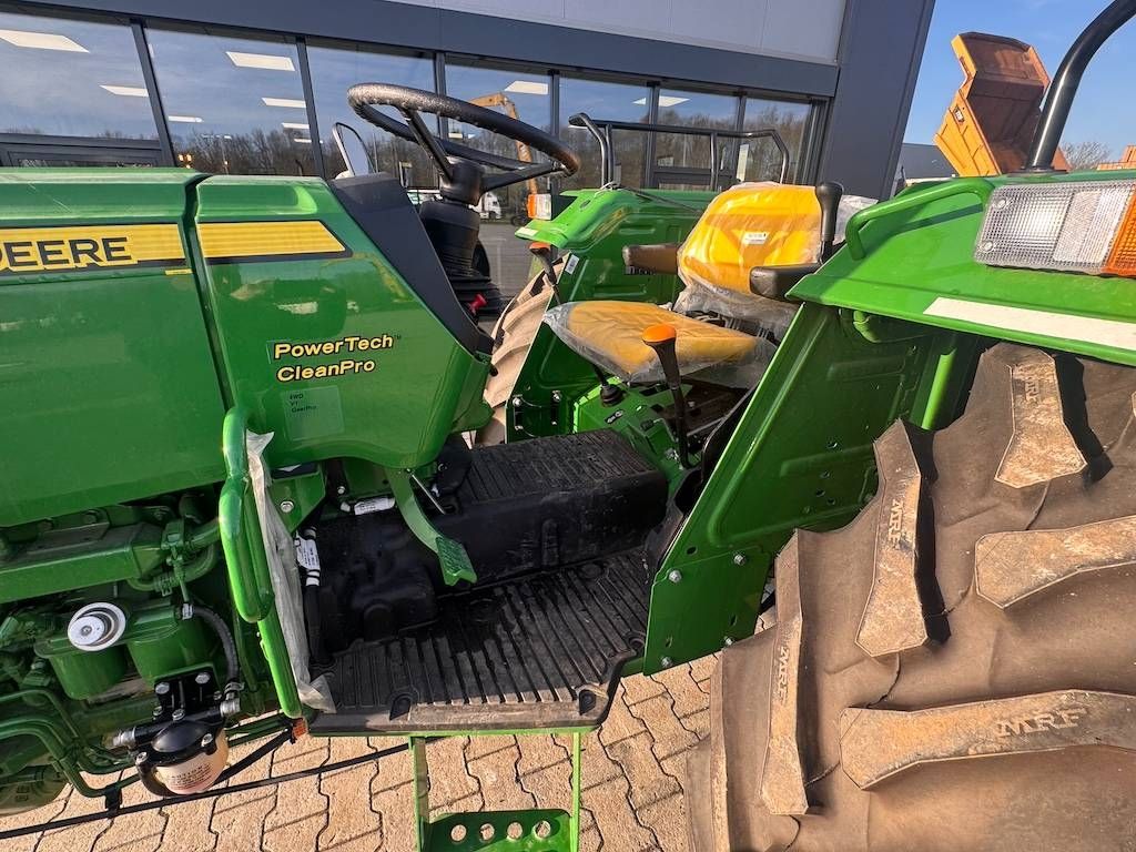 John Deere 5075 E