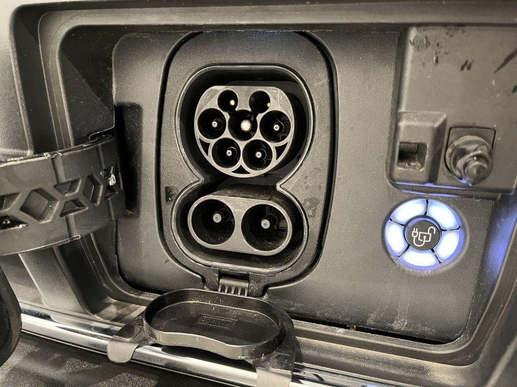 Ford E-Transit 350 L2H2 Trend 68 KwH / 100% Elektrisch !! / Airco / Cruise Control / CarPlay / Camera / Navigatie / 3-Zits / 11.000 KM !!