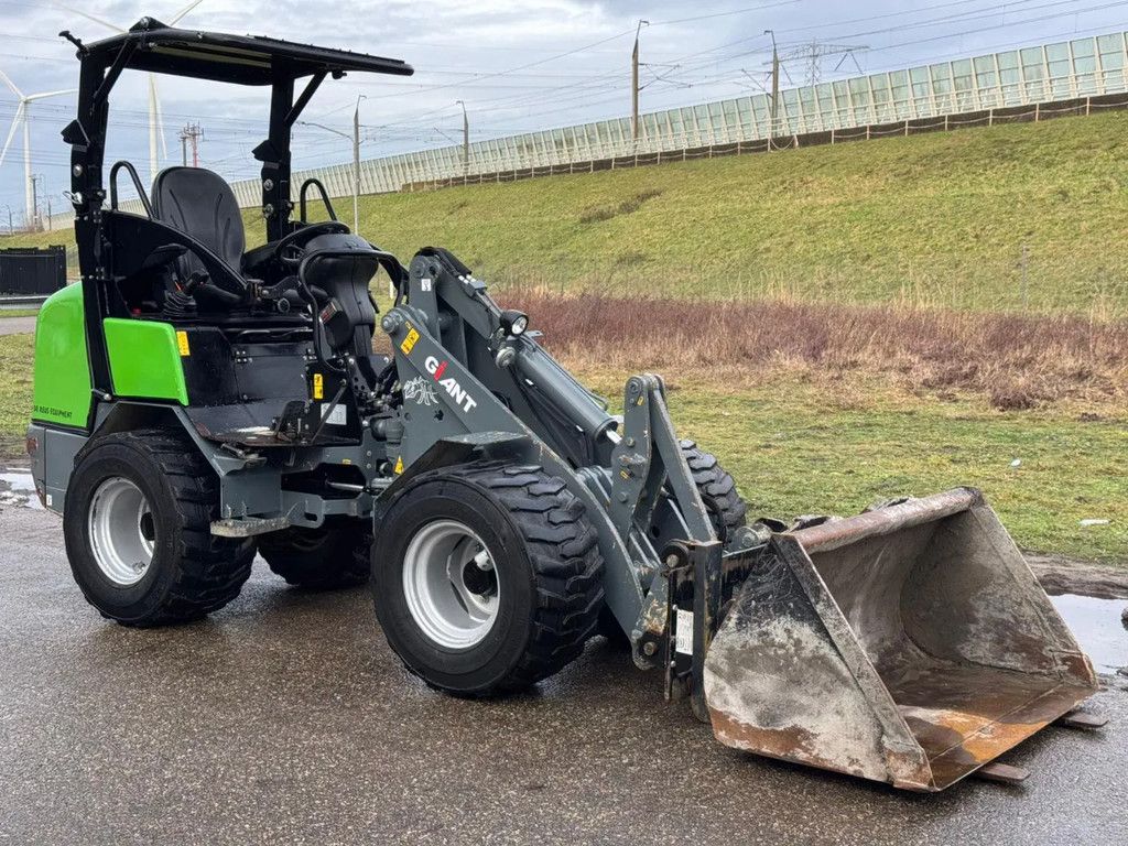 Giant G2500 X-tra HD