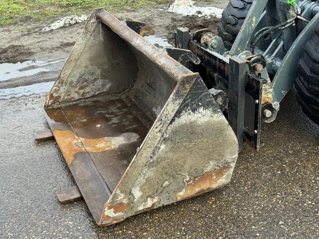 Giant G2500 X-tra HD