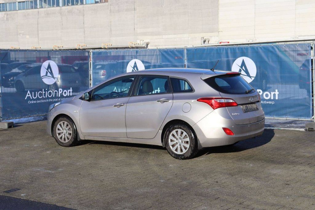 Passenger car Hyundai i30 Diesel 110 hp 2016 (Margin)
