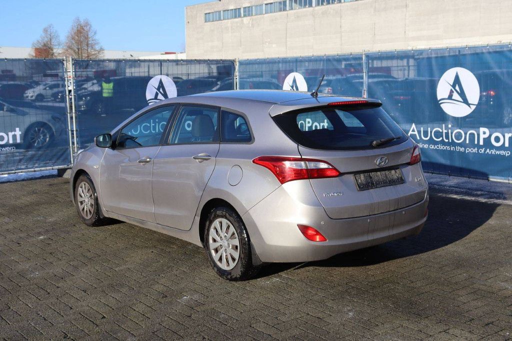 Passenger car Hyundai i30 Diesel 110 hp 2016 (Margin)