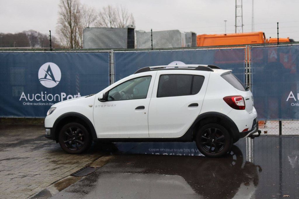 SUV Dacia Sandero Stepway Benzin 90 PS 2014 (Marge)