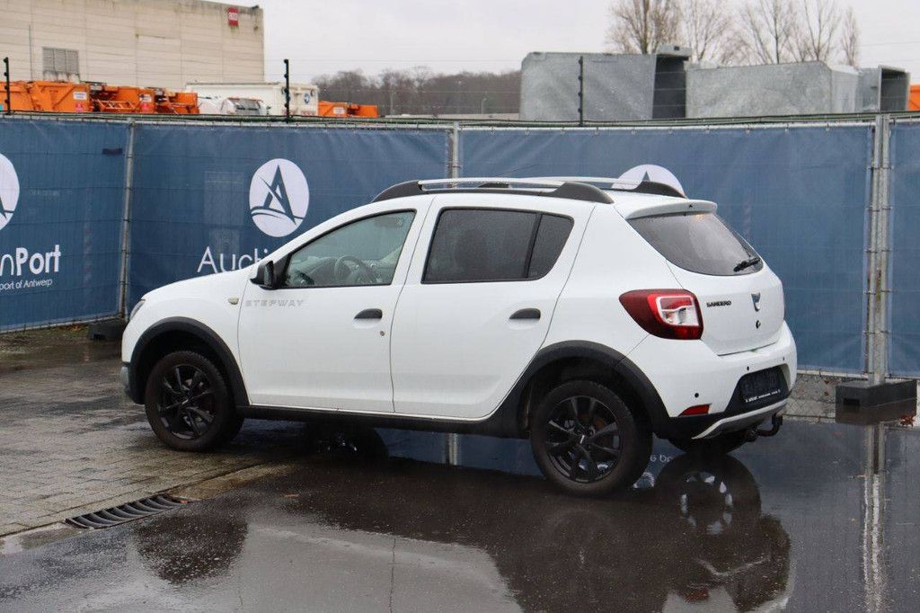 SUV Dacia Sandero Stepway Benzin 90 PS 2014 (Marge)