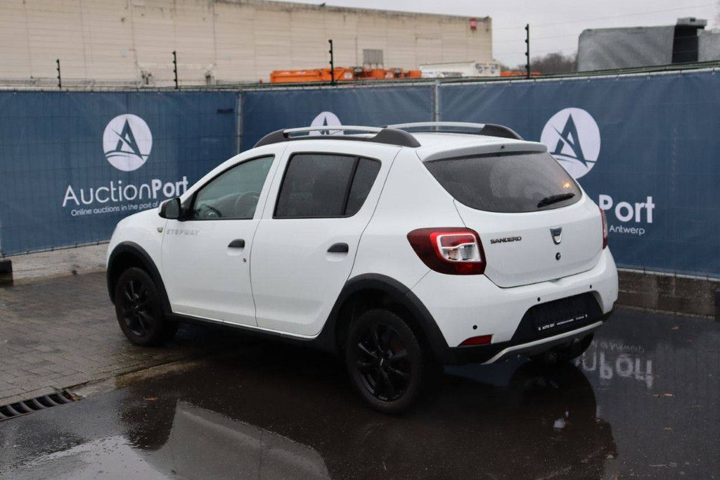 SUV Dacia Sandero Stepway Benzin 90 PS 2014 (Marge)