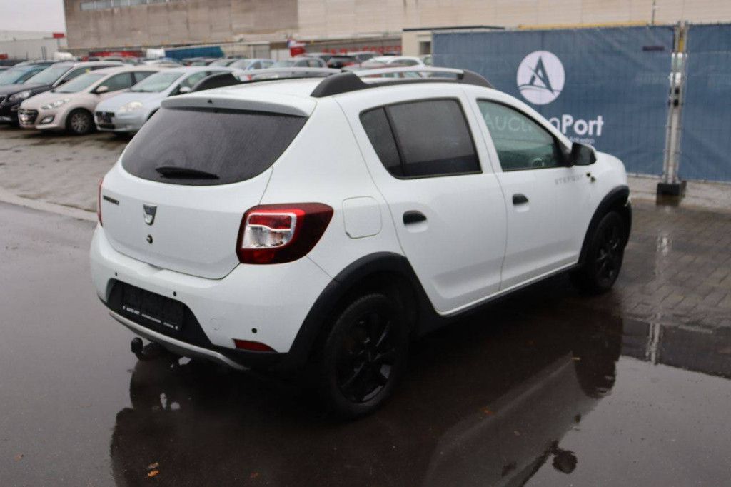 SUV Dacia Sandero Stepway Benzin 90 PS 2014 (Marge)