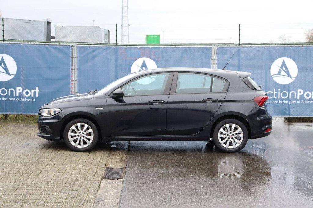 Passenger car Fiat Tipo Petrol 95 hp 2017 (Margin)