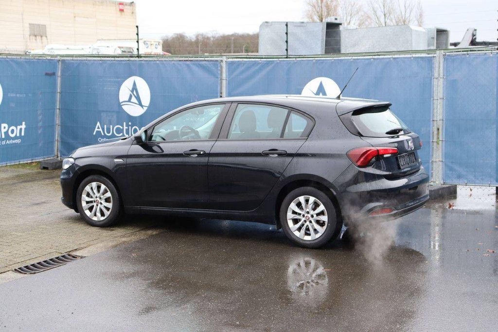 Passenger car Fiat Tipo Petrol 95 hp 2017 (Margin)