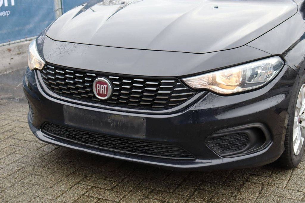 Passenger car Fiat Tipo Petrol 95 hp 2017 (Margin)