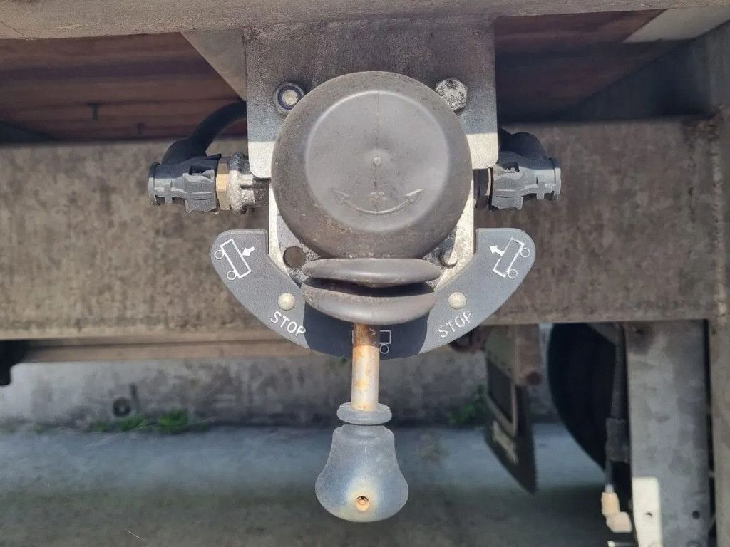 Veldhuizen 7,4-tons Gesloten oplegger 7,5 m.