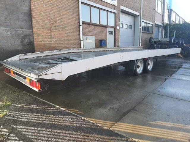 Diverse aanhangers met containerrails / tank/losse tank/open