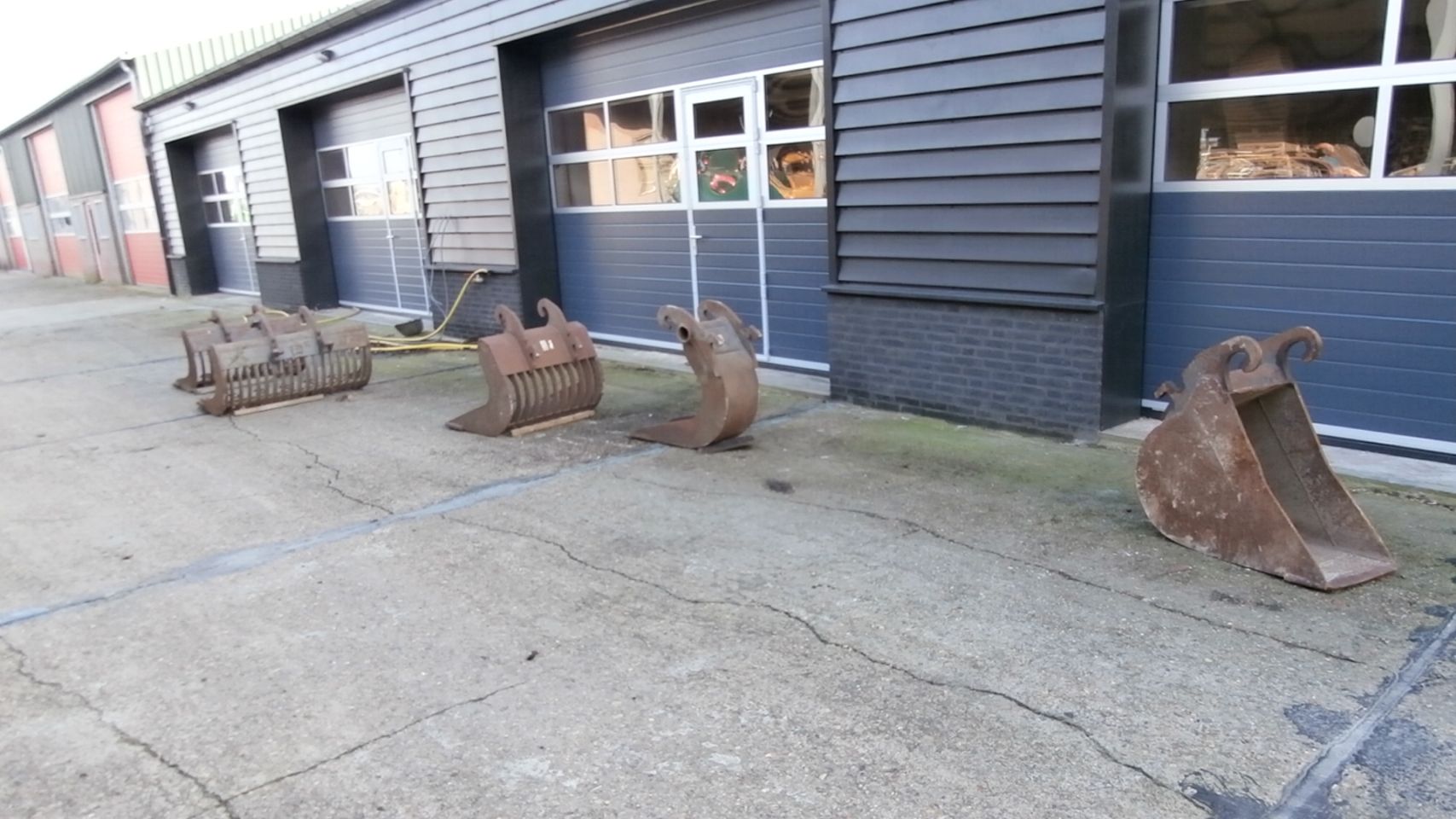 Div puinbakken CW 10, Breedte 80-100-120 cm hoog 65-75