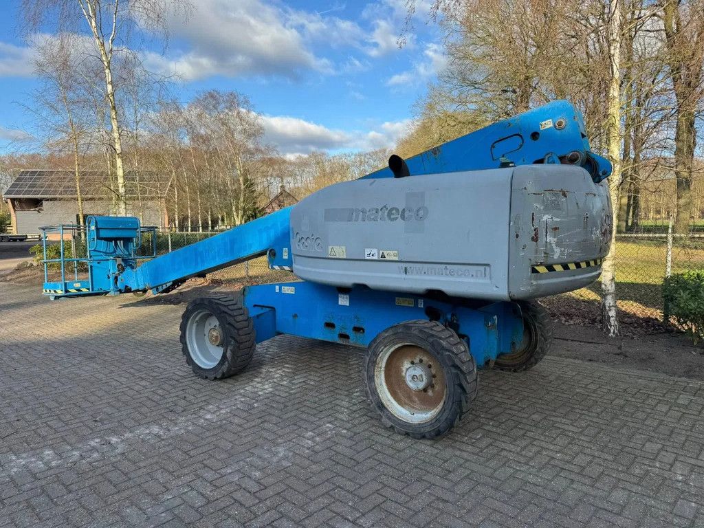 Genie S-60 Hoogwerker wiel