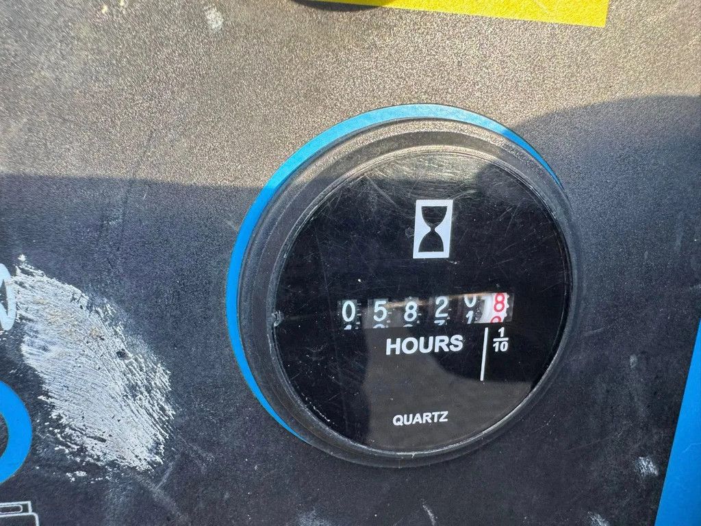 Genie S-60 Hoogwerker wiel