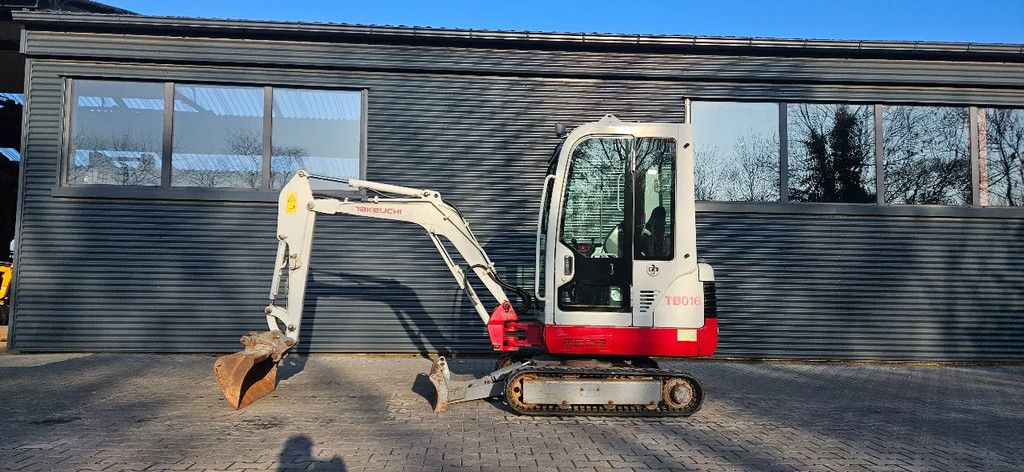 Takeuchi TB016