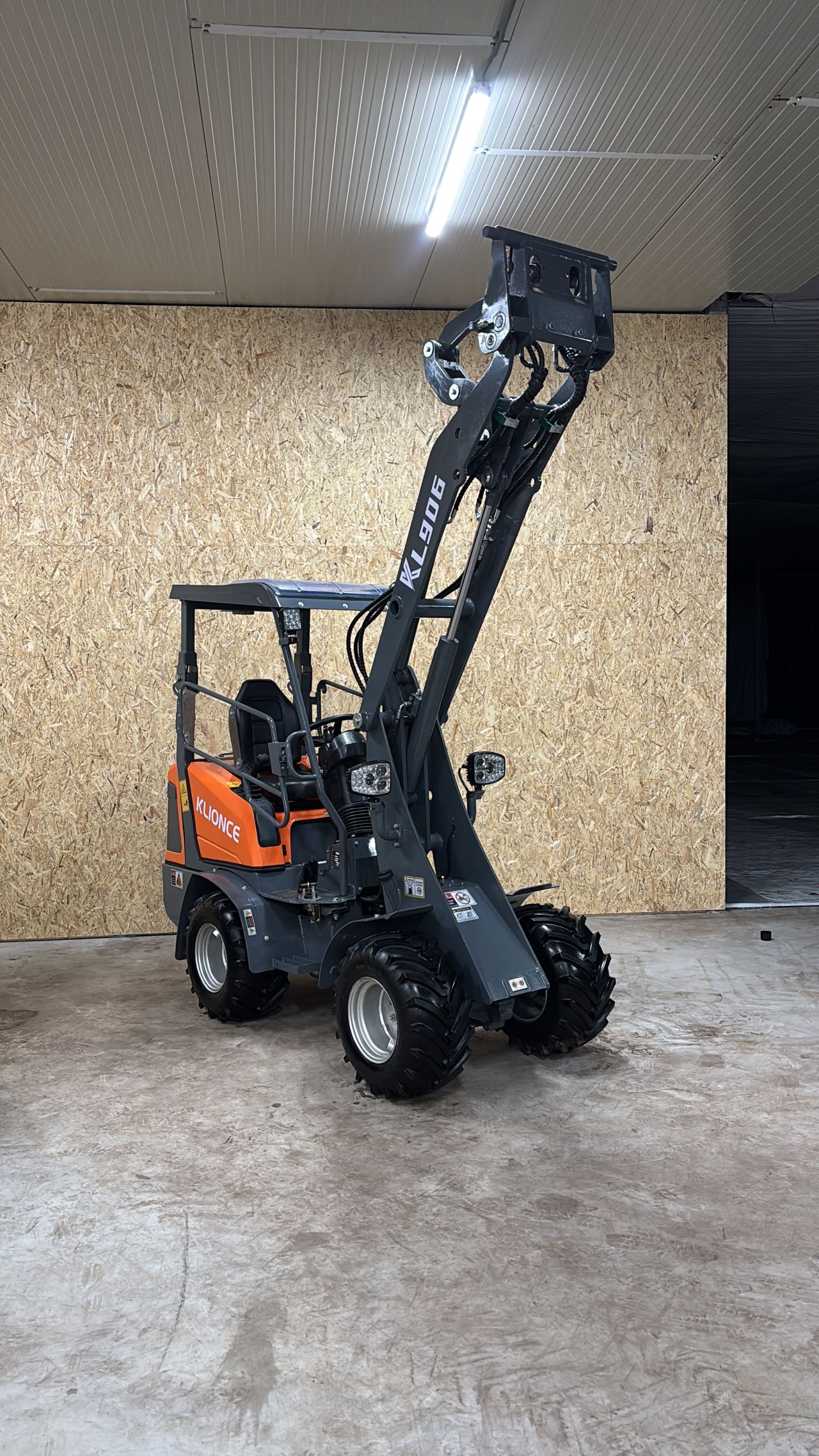 Klionce KL906A minishovel