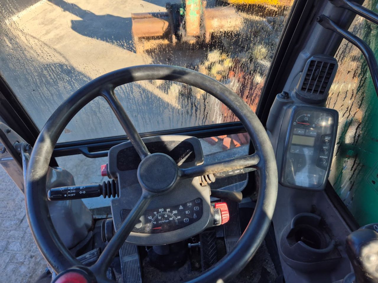 Hitachi ZX 130 W Mobiele graafmachine