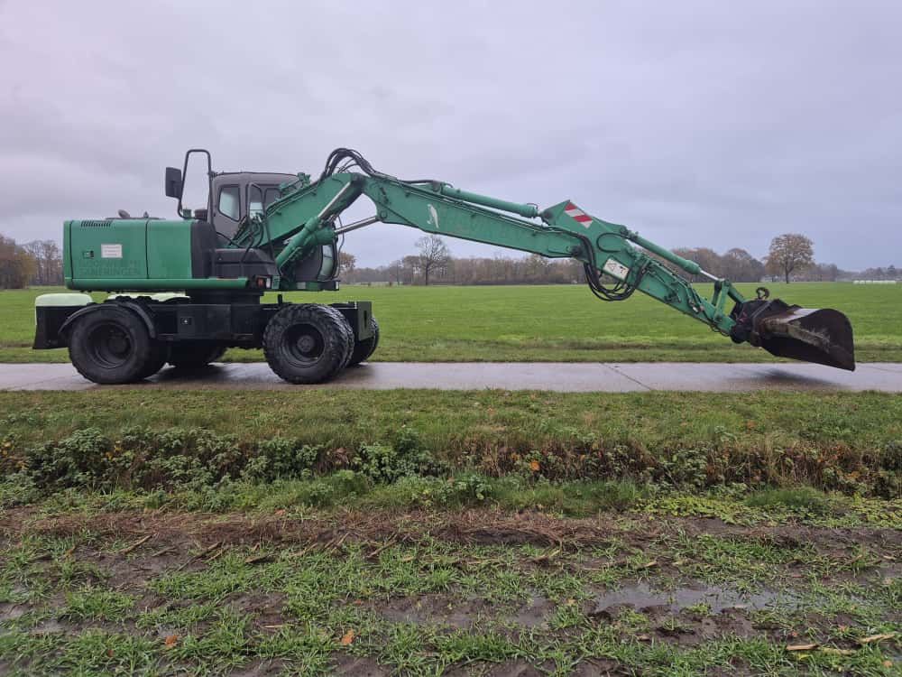 Hitachi ZX 130 W Mobiele graafmachine