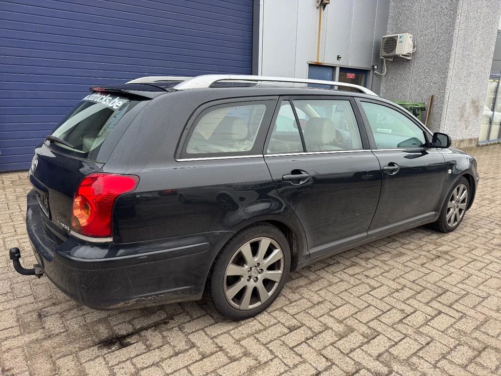 Toyota Avensis **2LITER-LEATHER-AC**