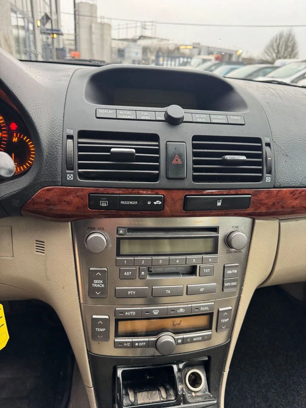 Toyota Avensis **2LITER-LEATHER-AC**