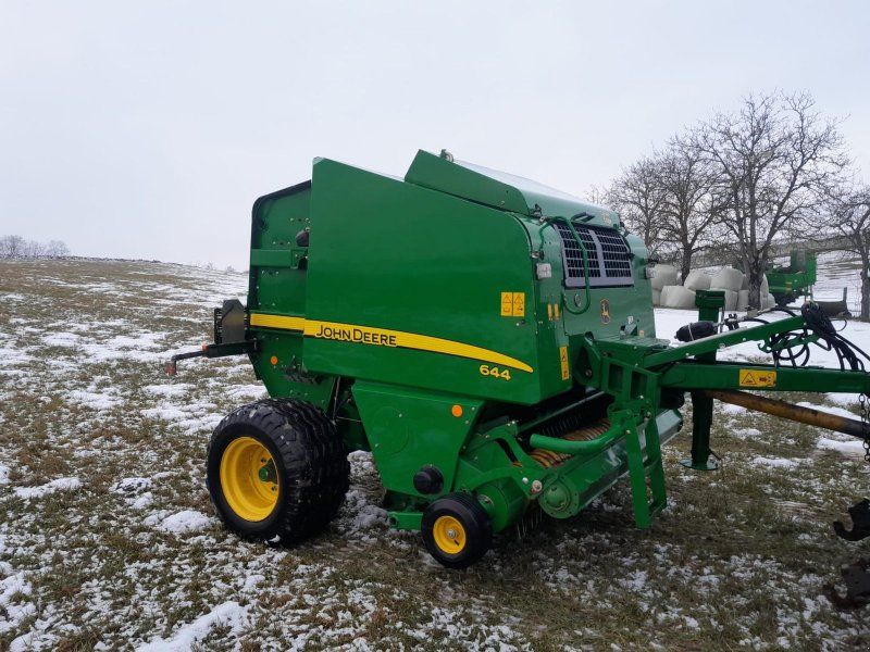 John Deere 644