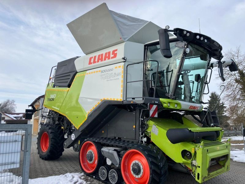 Claas TRION 740 TT MIT V 770