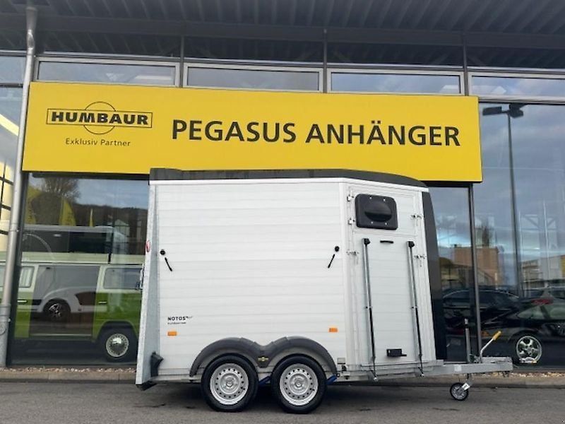 Humbaur Notos Alu Frontausstieg Pferde 2,4t DS-Klappe