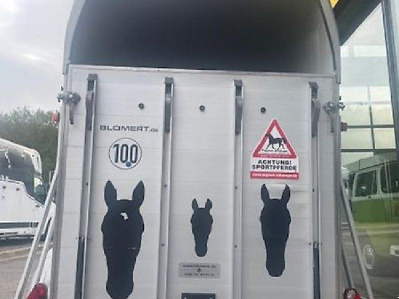 Blomert Nairobi 2-Pferde Alu 2,4t. 1.Hand Sattelkammer