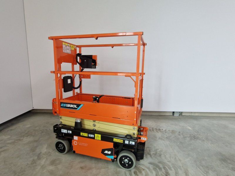 JLG ES1330L