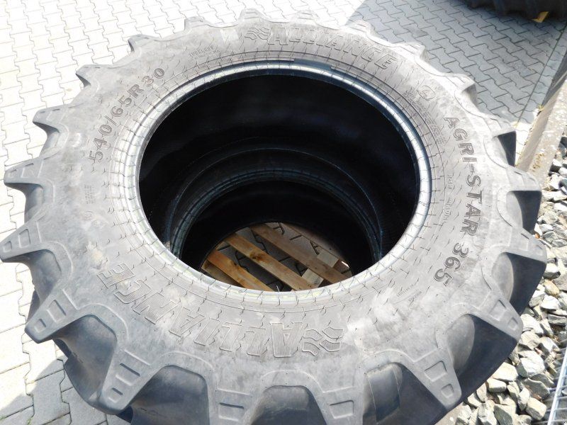 Alliance 540/65R30