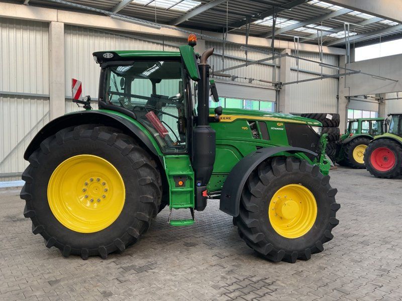 John Deere 6R 195