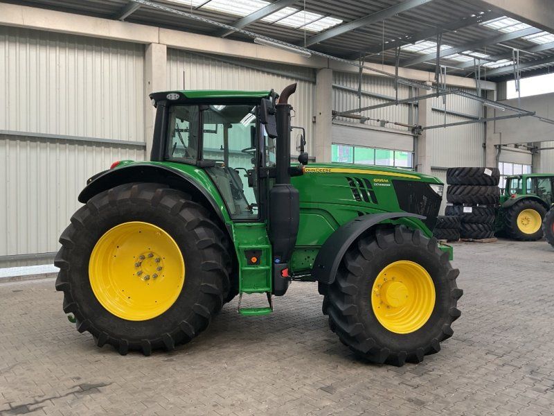John Deere 6195M