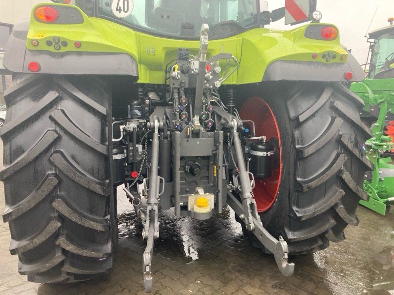 Claas ARION 630 Hexashift