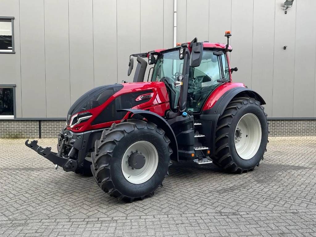Valtra Q225 ACTIE!