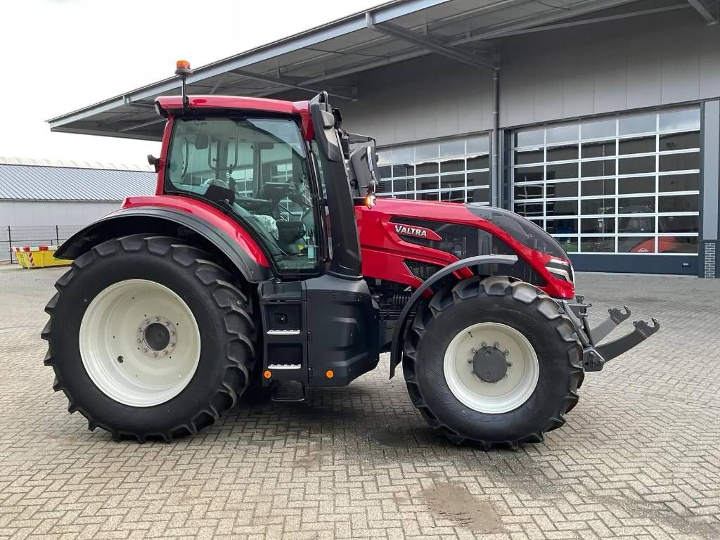 Valtra Q225 ACTIE!