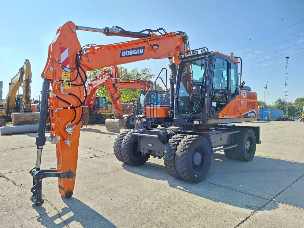 Doosan DX160W-7