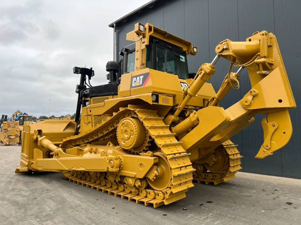 CAT D9T