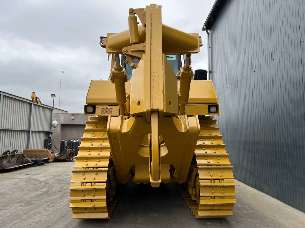 CAT D9T