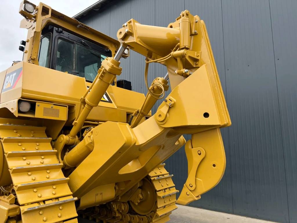 CAT D9T