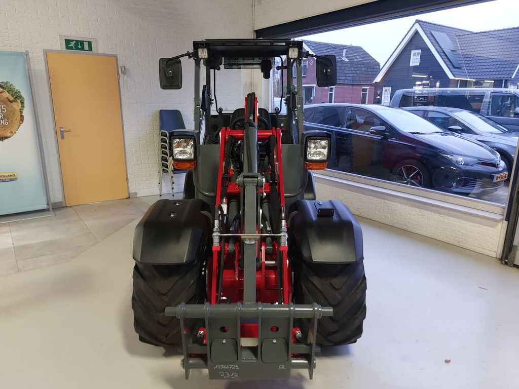 Weidemann 1260 LP Shovel