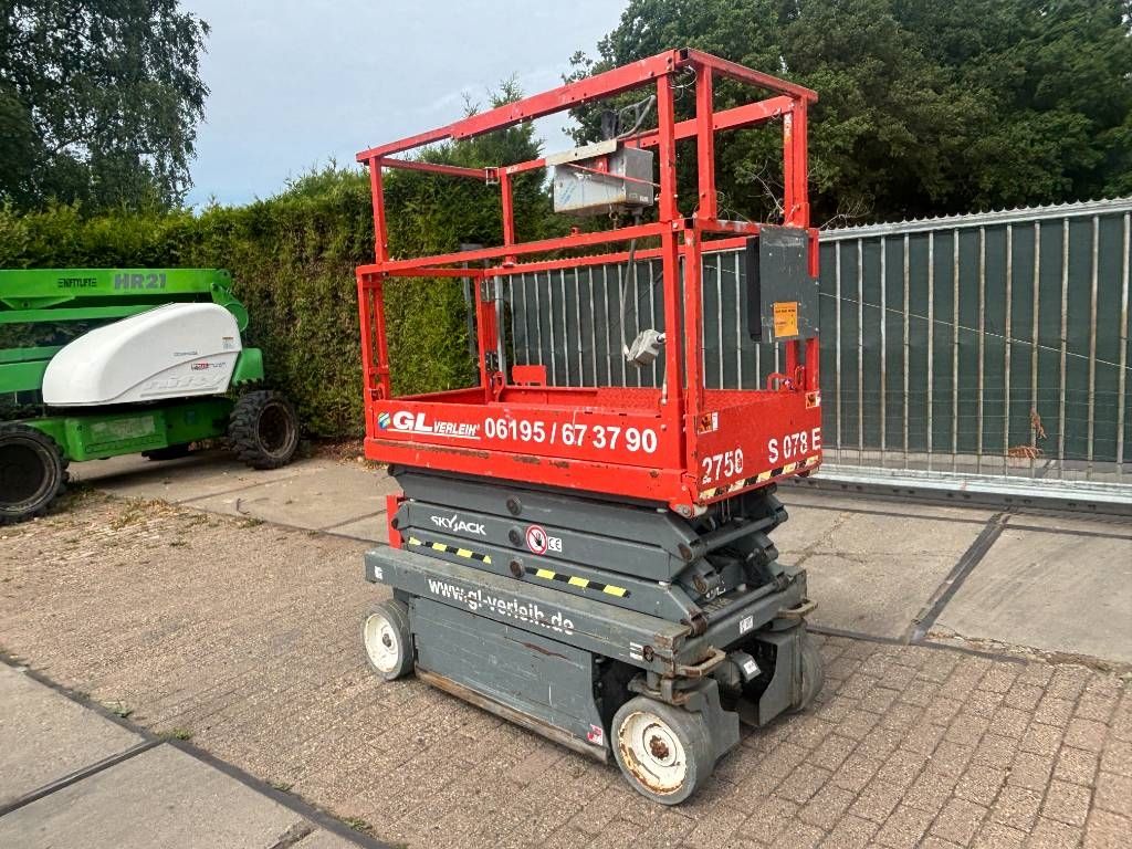 SkyJack SJ3219 schaarhoogwerker 8m hoogwerker