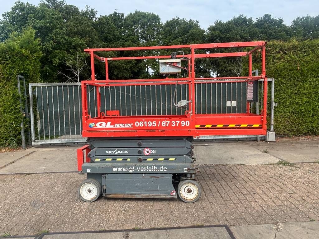 SkyJack SJ3219 schaarhoogwerker 8m hoogwerker